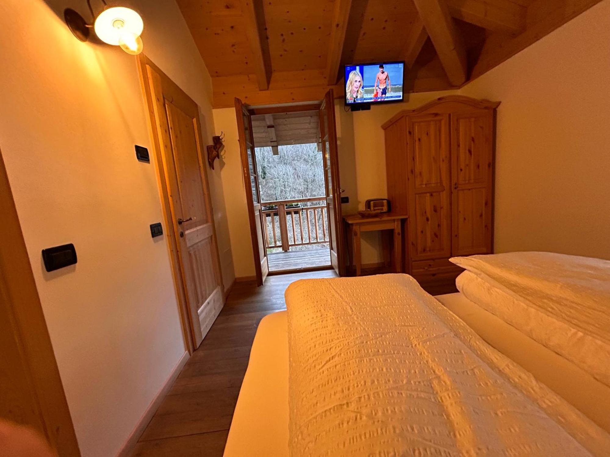 Agriturismo Valfraja เชมบรา ภายนอก รูปภาพ